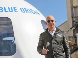 Potret Langka Orang Terkaya Dunia dengan Harta Rp 1.515 Triliun