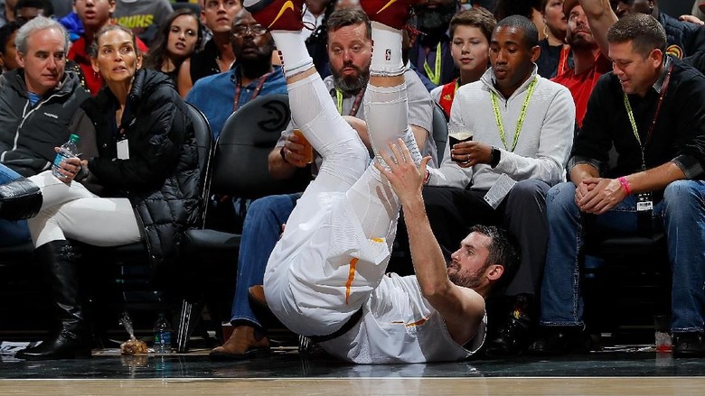 Kevin Love Alami Patah Tangan Kevin Love Alami Patah Tangan