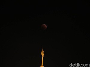 Tertutup Awan, Begini Penampakan Super Blue Blood Moon di Aceh