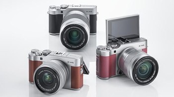 Ada pilihan warna Brown, Pink dan Black.  Foto: Fujifilm