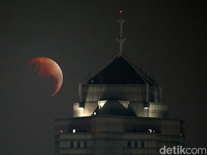 Pandangi Langit Malam Ini, Ada Super Snow Moon!