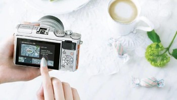 Fujifilm menghadirkan layar sentuh berukuran 3 inch. Foto: Fujifilm