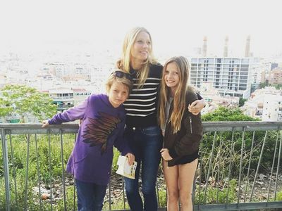 Potret Keseruan Keluarga Gwyneth Paltrow