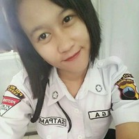 Satpam cantik ini adalah Mega. Ia merupakan sekuriti di Polytron Kudus, Jawa TengahFoto: Instagram