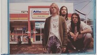 Band legendaris Nirvana ternyata foto albumnya berlatar minimarket. Foto: Instagram/indrahakim