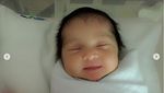 Lucunya Bayi Andi Soraya Sudah Sadar Kamera
