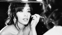 Camila Cabello make up sebelum naik panggung Grammy Awards 2018. Foto: Twitter Camila Cabello