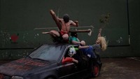 Selain untuk mengusir aura jahat, perayaan ini juga untuk keberuntungan bagi para petani supaya tanah semakin subur. (Vincent West/Reuters)