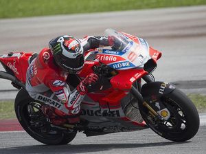 Rossi Sebut Lorenzo Akan Kompetitif di 2018