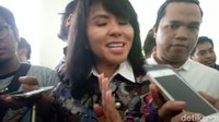 Fifi menegaskan bahwa gugatan cerai Ahok terhadap Vero tidak ada kaitan dengan politik maupun harta. Fifi meminta tidak ada lagi fitnah kepada Ahok dan Vero. Bahkan, Fifi menyebut Vero sebagai korban dari Julianto Tio.