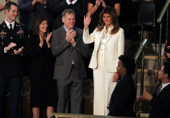 Melania Trump ikut hadir saat Donald Trump memberikan pidato kenegaraannya dalam pertemuan State of the Union yang digelar di Gedung Capitol, Washington D.C., Selasa (30/1/2018). Foto: REUTERS/Carlos Barria