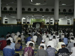 Sejumlah Masjid Gelar Salat Gerhana dan Takbiran di Pekanbaru