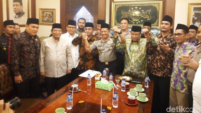 Ketika NU Dianggap Khianati Islam dan Membantu Republik Kafir Ketika NU Dianggap Khianati Islam dan Membantu Republik Kafir