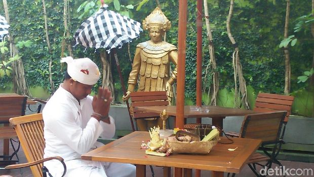 Jelang Super Blue Blood Moon, Warga Hindu Bali Gelar Upacara Adat