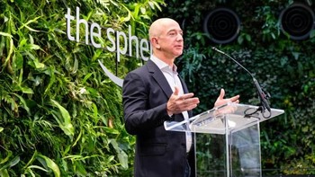 Amazon sendiri baru saja membuka kantor baru berdesain unik seperti bola raksasa dengan hutan di dalamnya. Biaya pembuatannya USD 4 miliar atau Rp 53,6 triliun. Foto: Istimewa