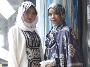 Vivi Zubedi Bawa Tenun Pagatan Kalteng ke New York Fashion Week