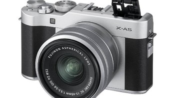 Ini menjadikan penerus X-A3 itu sebagai kamera pertama di seri X yang mengusung zoom elektronik. Foto: Fujifilm