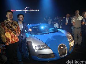 Staf Khusus Presiden Lihat-lihat Mobil Seharga Rp 60 Miliar