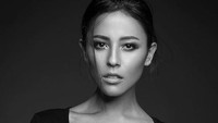 Tubuh seksi dan wajah cantik membuat tiap pasang mata selalu memandang ke arahnya. (Dok. Instagram/ninakozok)