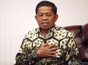Kelelahan, Mensos Periksa Kesehatan di RS UNS