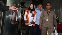 Dalam kasus dugaan gratifikasi, Rita bersama Khairudin selaku Komisaris PT Media Bangun Bersama (MBB) diduga menerima uang USD 775 ribu atau setara dengan Rp 6,975 miliar. Gratifikasi itu diduga berkaitan dengan sejumlah proyek di Kutai Kartanegara.