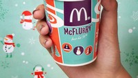  Anda harus ke Filiphina kalau doyan matcha dan McFlurry. Di sana ada Mc Flurry yang dipadukan dengan KitKat rasa green tea. Foto: Istimewa