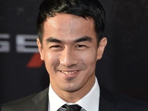 Pengalaman Seru Joe Taslim Syuting Bareng Jang Hyuk