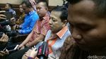 Tasbih Digital Ny Deisti dan Tas Hitam Setya Novanto di Sidang