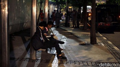 Dijaga Satpol PP, Trotoar Sudirman Bebas PKL