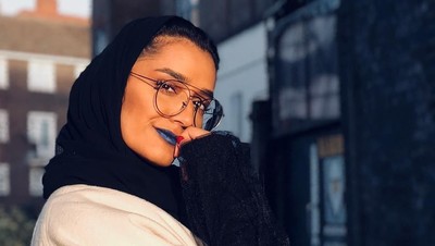 Foto: Mthayel Al Ali, Hijabers Arab Cantik yang Digandeng Nike