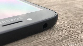 Sementara di atas terdapat port jack audio 3,5 mm. Foto: Adi Fida Rahman/detikINET