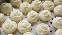 Cantik ya? Bakpao dicetak bentuk mawar. Yang ini buatan Bakpao Rose dengan isian ayam. Foto: Istimewa