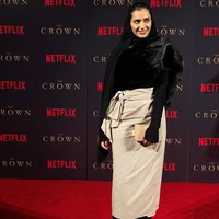 Ia tampak sering menghadiri undangan acara spesial seperti Emirates Woman Award dan acara premier The Crown Netflix di London. Foto: Instagram