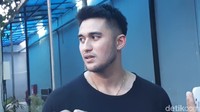 Memiliki paras yang tampan apakah Sabda pernah terpikirkan menjadi seorang artsi? Foto: Desi Puspasari/detikHOT
