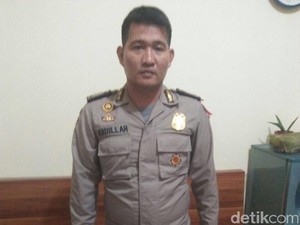 Pria Ini Berseragam Polisi Supaya Bisa Pijat Gratis