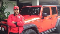 Sebelumnya Sunan Kalijaga memang sudah gemar berfoto dengan mobil mewah. Foto: Instagram/sunan_kalijagash