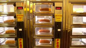 Vending machine roti hangat di Jepang. Foto: istimewa