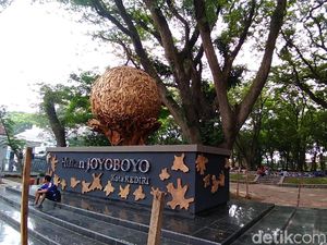 Inilah Hutan Kota Joyoboyo, Wisata yang Nyaman di Kota Kediri