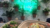 Selain menunya enak, bersantap di sini juga bisa foto di spot Instagramable. Wajib mampir nih kalau lagi di New York. Foto: Instagram avocaderia