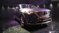 Mobil Mazda CX-9 dijual seharga Rp 798.800.000 on the road Jakarta. Penambahan harga Rp 4.000.000 untuk warna khusus Soul Red dan Machine GreyFoto: Ruly Kurniawan