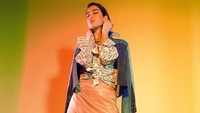 Terakhir, tidak lupa si cantik Dua Lipa yang kembali sukses dengan ‘IDGAF’ setelah ‘New Rules’. Foto: Dok. Instagram/nylongermany