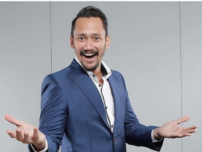 Demi 3 Dara 2, Tora Sudiro Rela Renang Pukul 3 Pagi Demi 3 Dara 2, Tora Sudiro Rela Renang Pukul 3 Pagi