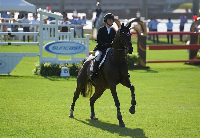 Georgina Bloomberg menyukai olahraga pacu kuda. Hobi mahal ini pernah membawanya jadi juara lomba pacu kuda Best Child Rider di kompetisi Old Salem Farm. Foto: Getty Images