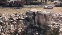 Pemandangan di tempat kecelakaan kereta Amtrak vs truk sampah. Ini truk sampahnya. Awalnya, kereta melaju dari Washington ke West Virginia, membawa anggota parlemen fraksi Republikan. Tabrakan terjadi di Crozet, Virginia, AS. Gambar ini berasal dari video sosial media. (Mark Walker via Reuters)