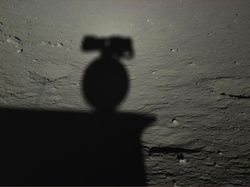 Potret Robot Mungil Asal China yang Menjelajahi Bulan