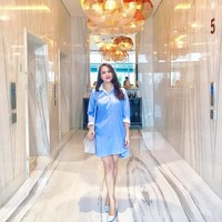 Meskipun telah memiliki dua anak, tubuh Victorine tetap langsing dan seksi. Foto: Instagram