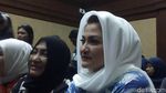 Tasbih Digital Ny Deisti dan Tas Hitam Setya Novanto di Sidang