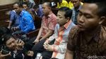 Tasbih Digital Ny Deisti dan Tas Hitam Setya Novanto di Sidang