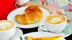 Asyik! Di Kafe Ini Bisa Ngopi Enak dan Nempel Pesan Apa Saja