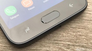 Bagian bawah layar terdapat tombol home. Foto: Adi Fida Rahman/detikINET